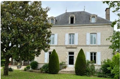 Le Logis De Villefollet — Coulon