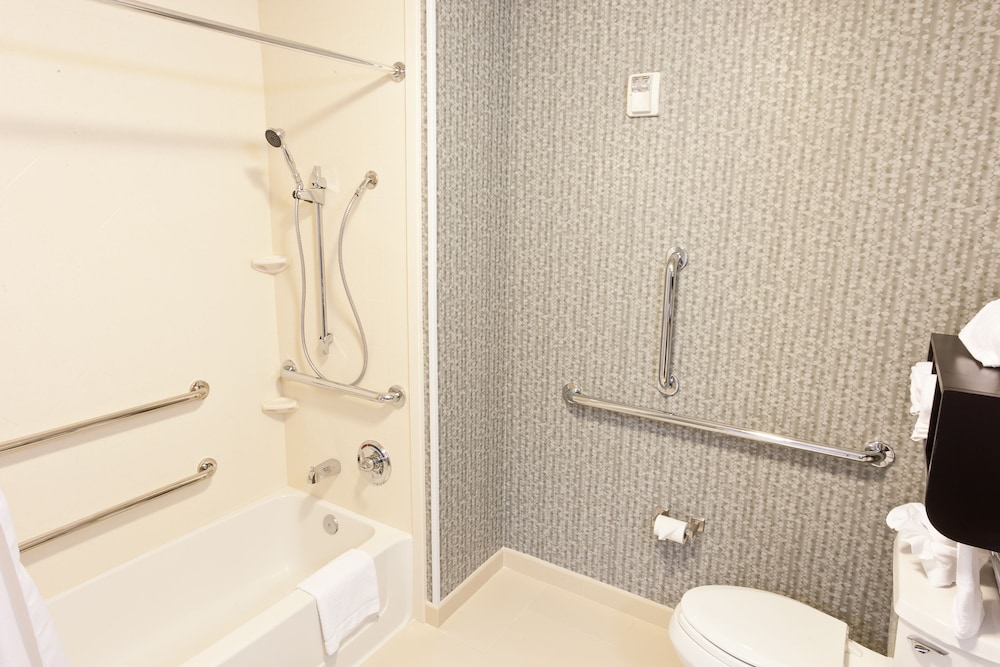 Hampton Inn & Suites Tulsa Central - photo 21
