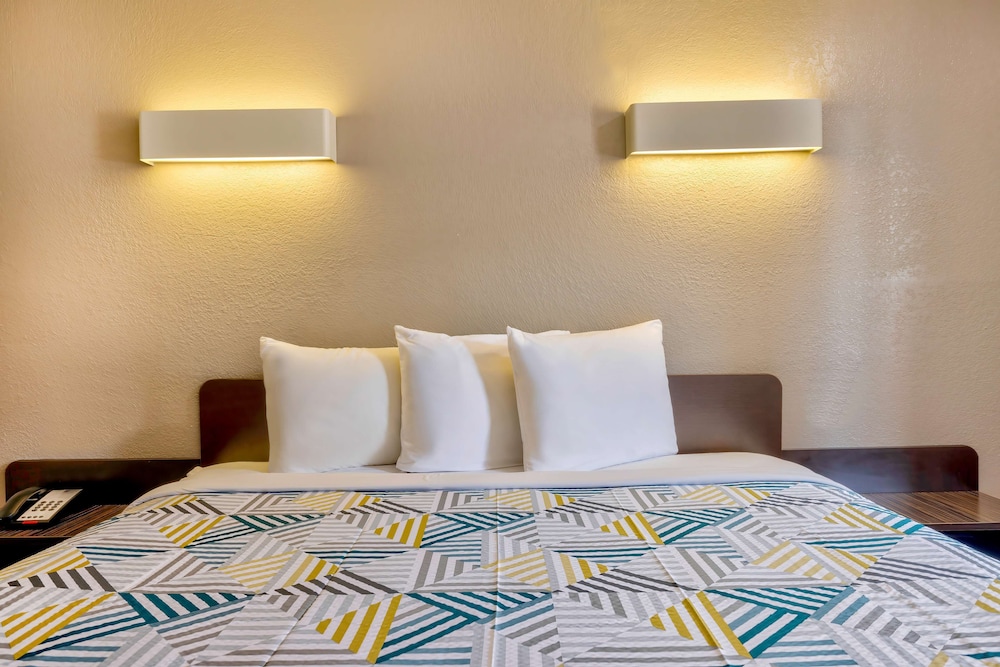 Motel 6 Bryan TX College Station - photo 23