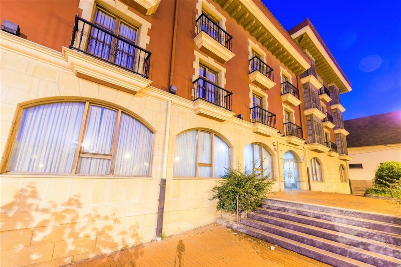Hotel Hospedium Blu Sondika — hotel near Bilbao Airport