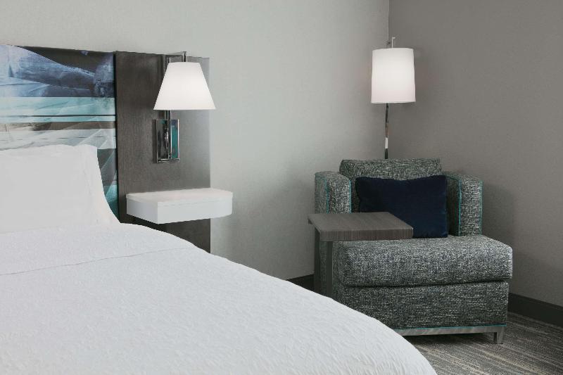 Hampton Inn Wichita Northwest - photo 21