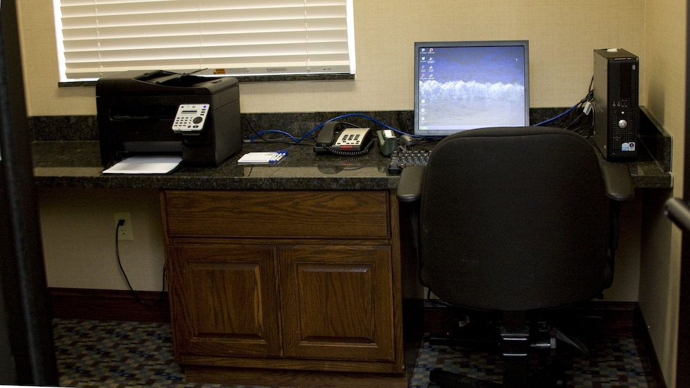 Holiday Inn Express Hotel & Suites Pittsburg by IHG - photo 74