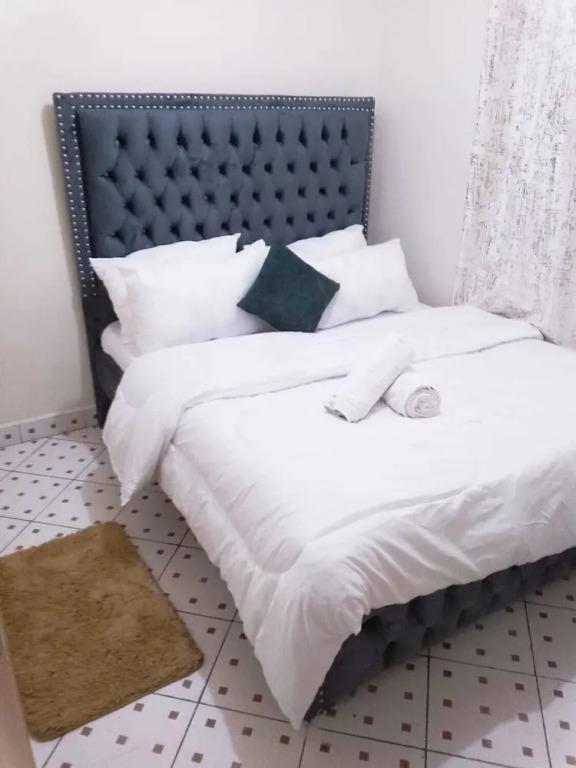 Lux suites Meridian Court Apartments