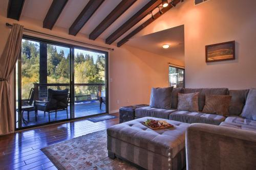 Lily Pad Hot Tub Private Dock BBQ Game Room Walk to Town Fast WiFi Dog Friendly - photo 10