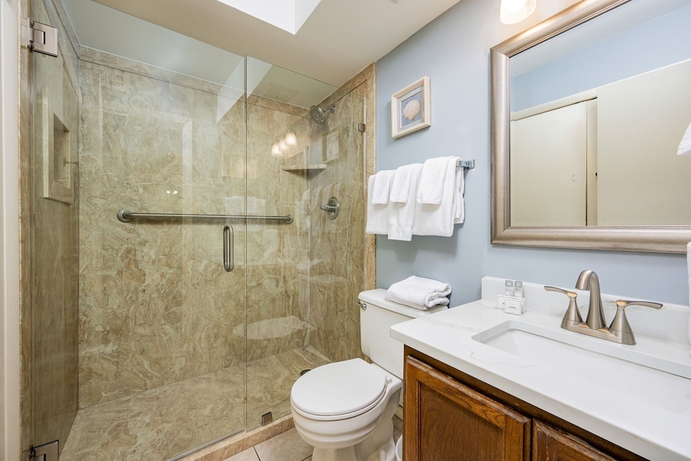 Driftwood Towers 5e 2 Bedroom Condo - photo 10