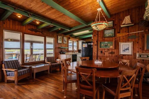 Sound Sleeper by Oak Island Accommodations - photo 17