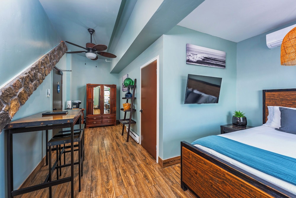 Nomads Hotel Near San Clemente Pier - photo 19