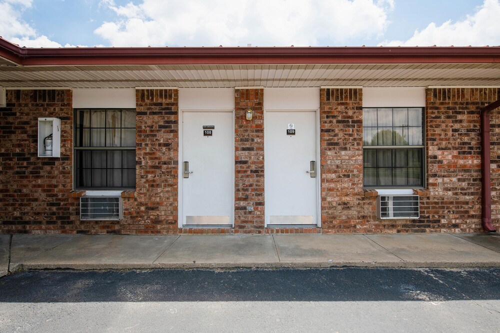 Valley Inn Motel - photo 12