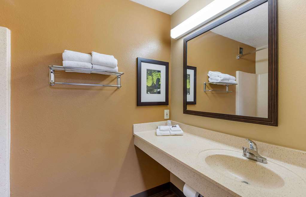 Extended Stay America Select Suites St. Louis Westport E Lackland Rd - photo 17