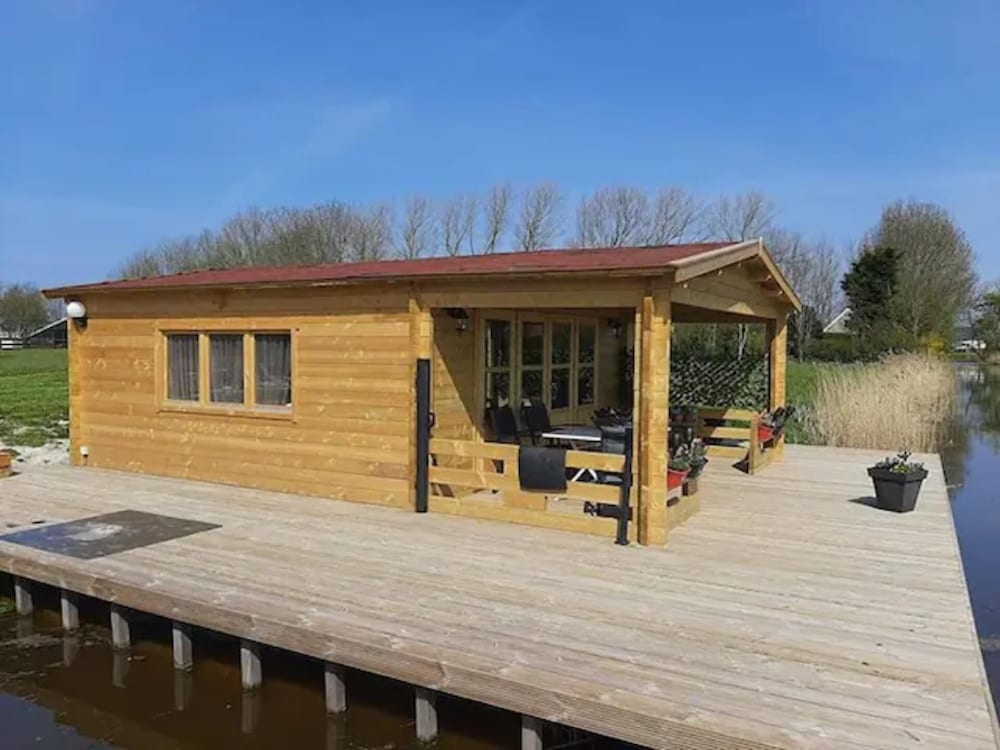 Jacuzzi Cows Dairyfarm Relaxing Sleeping in Akkrum, Netherlands