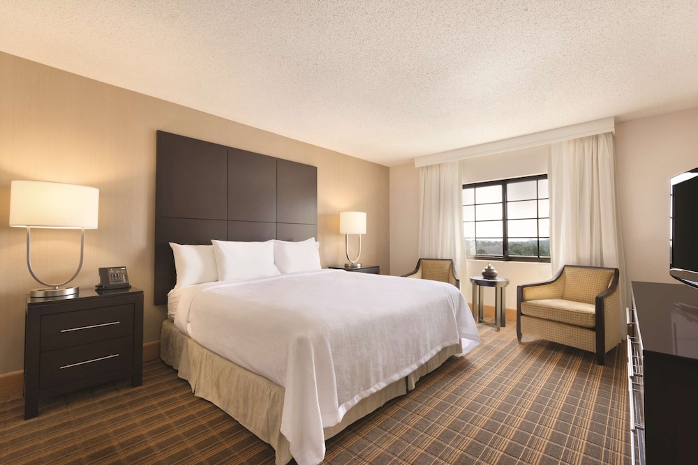 Embassy Suites Greenville Golf Resort & Conference Center - photo 6