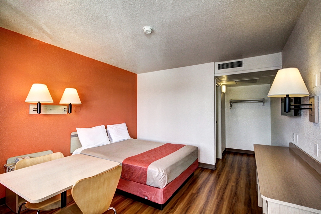 Park Inn by Radisson Wells - photo 17