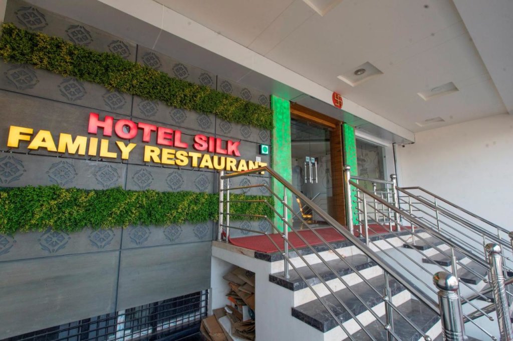 Hotel Silk in Bhopal, India