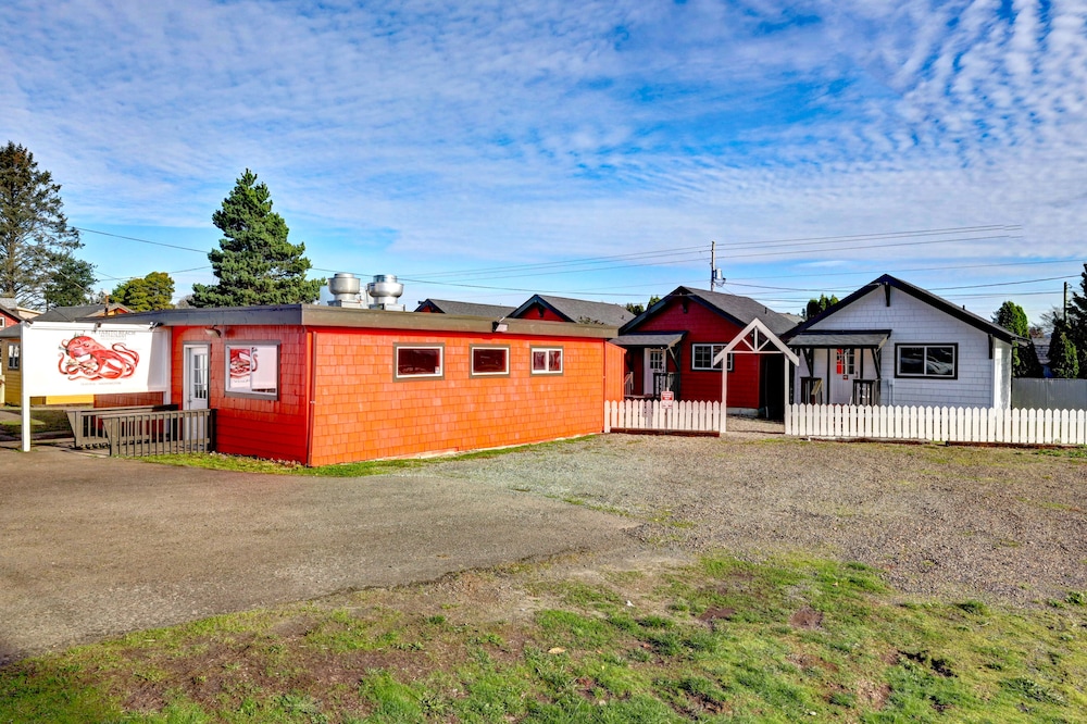 Seaview Motel & Cottages - photo 37