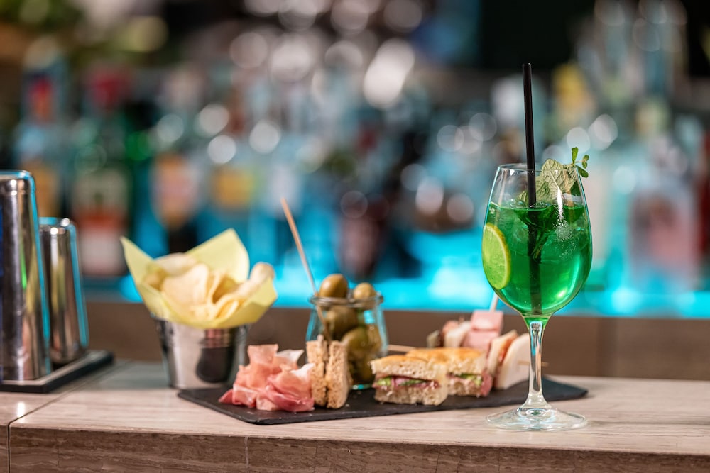 מזון ומשקאות