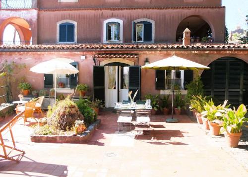 Uvatanta Cottage — 4-Star Luxury Hotel in Trecastagni, Italy