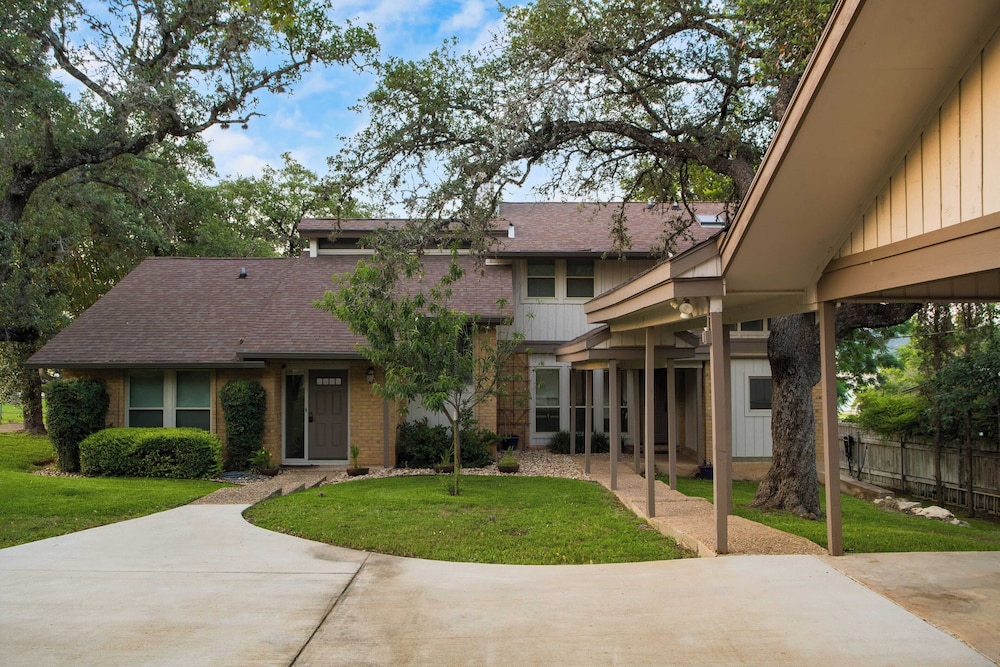 Travis by Avantstay Waterfront Lake Retreat - photo 31