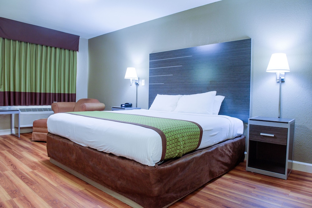 Clarion Pointe Athens I 65 - photo 11