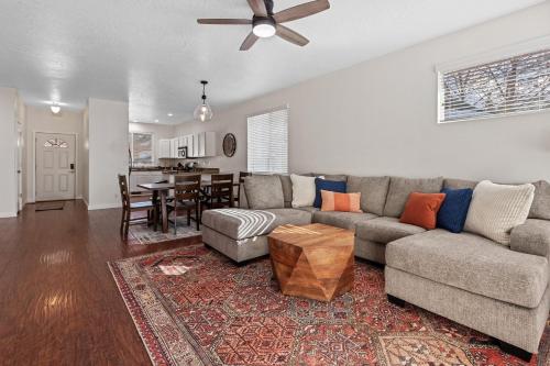 Downtown Yellow House in Coeur d' Alene ID — 4-Star Luxury Hotel in Coeur D'alene, United States