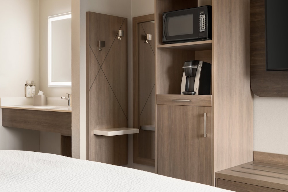 Holiday Inn Express Bowling Green by IHG - photo 11