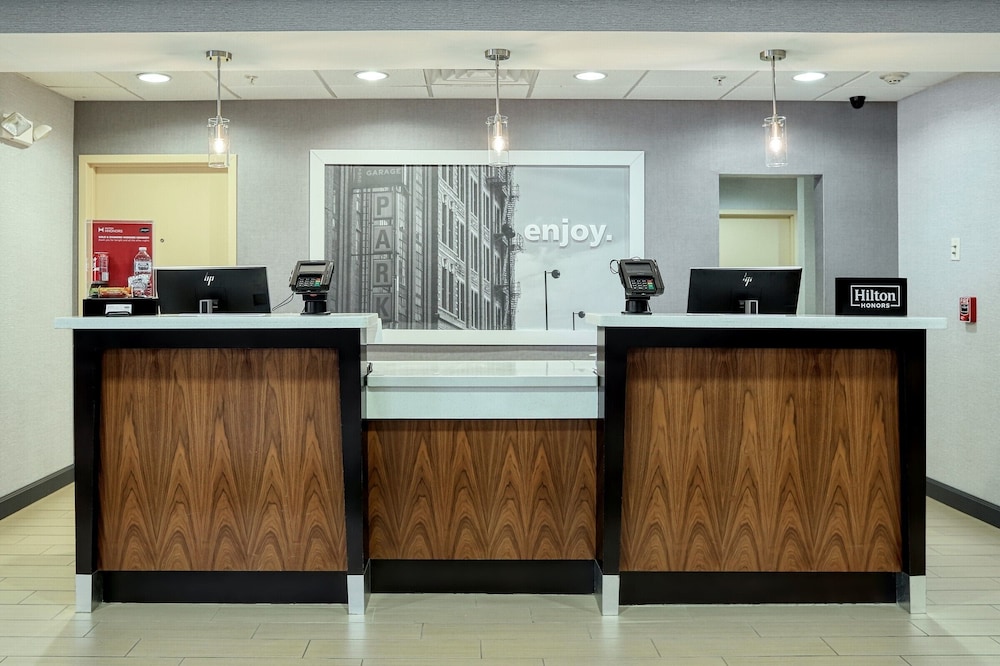 Hampton Inn & Suites Parsippany North - photo 4