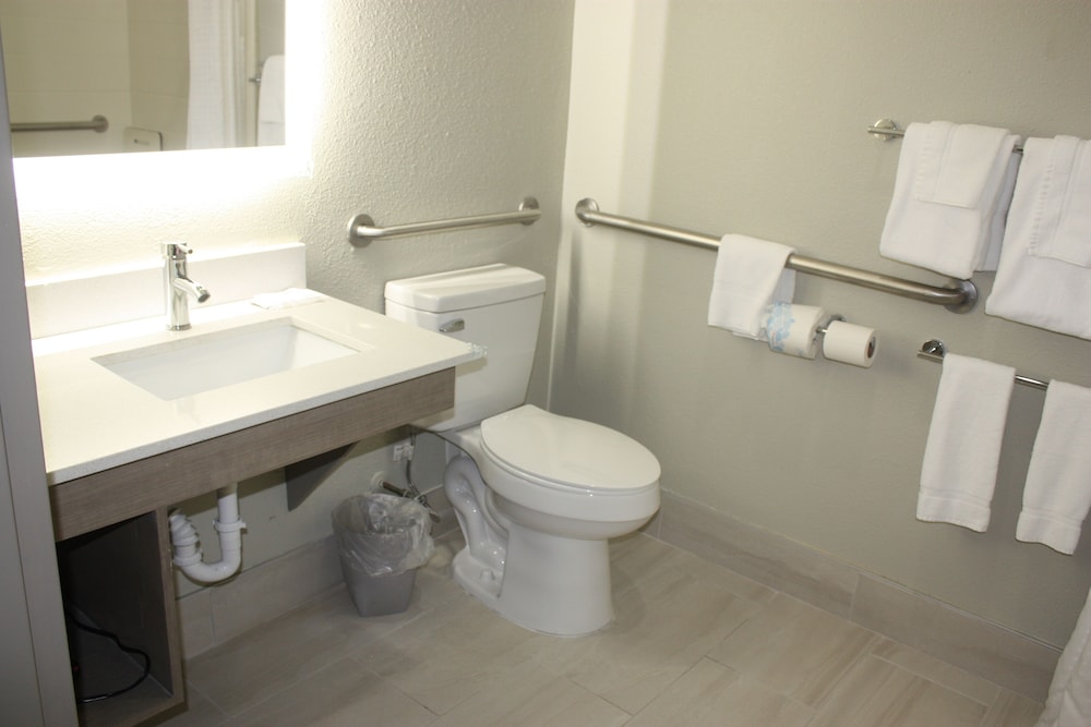 Holiday Inn Express Hotel & Suites Shamrock North by IHG - photo 50