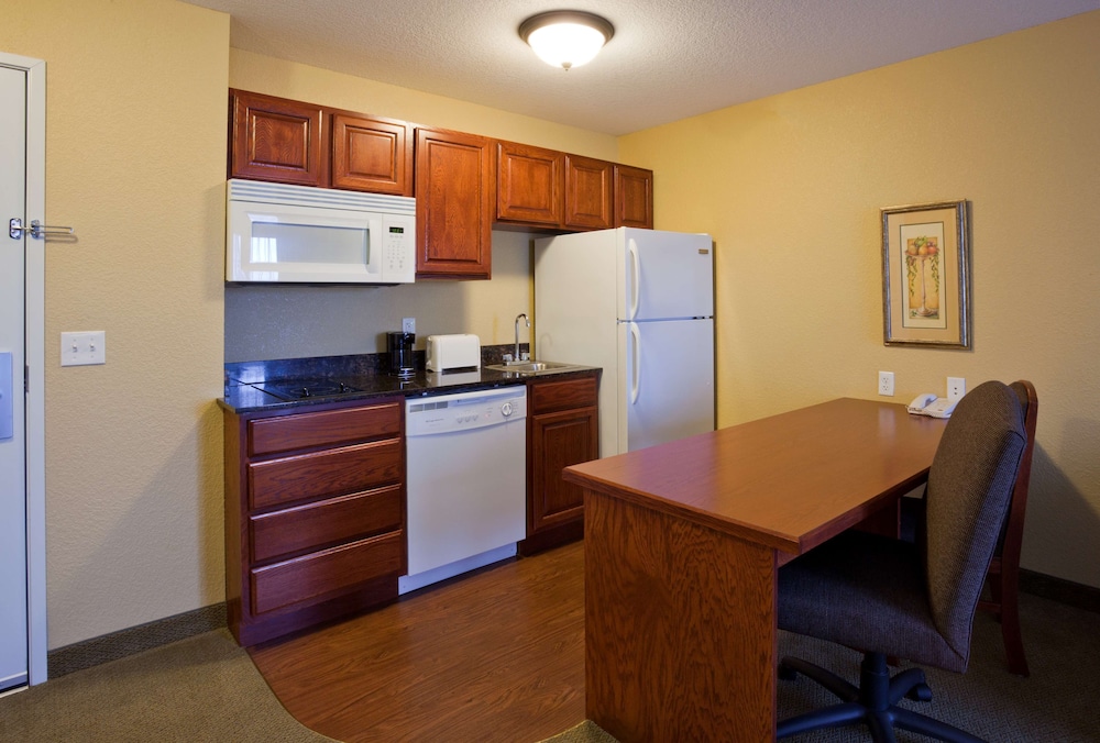 GrandStay Residential Suites Hotel - photo 19