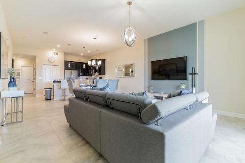 Luxury Resort Condo Minutes from Disney 169 — 4-Star Luxury Hotel in Kissimmee, United States