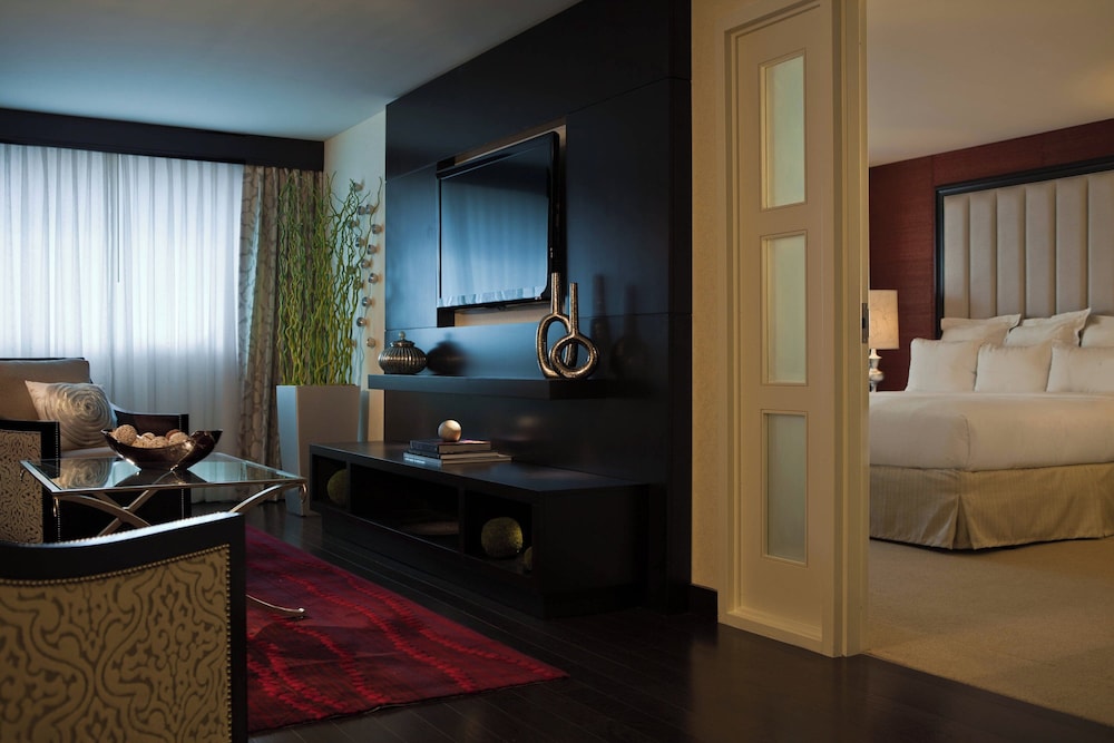 Renaissance Newark Airport Hotel - photo 6