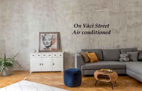 Central Apartman on Váci street — 4-Star Luxury Hotel in Budapest, Hungary