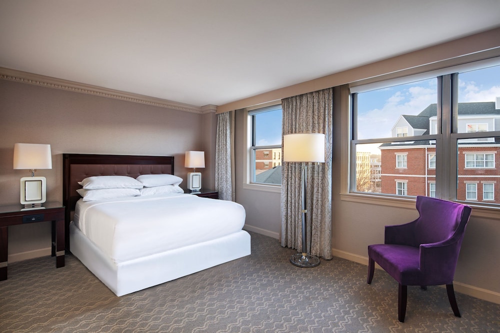 Sheraton Portsmouth Harborside Hotel - photo 10