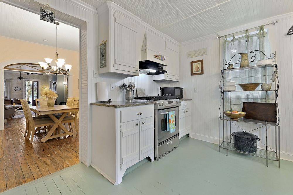 Carroll House Cottages - photo 12