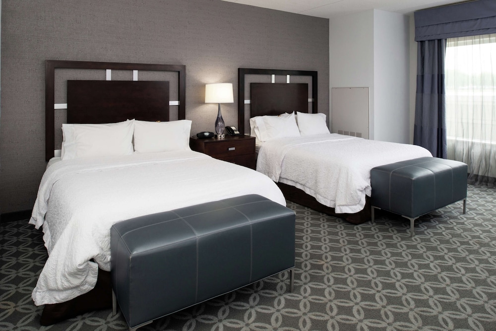 Hampton Inn & Suites Greensboro Coliseum Area - photo 31