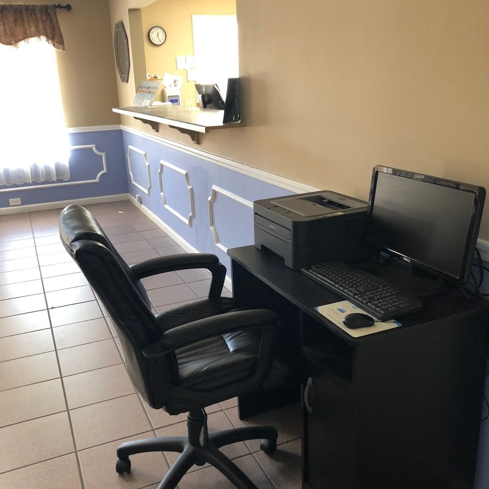 Super 8 by Wyndham Orangeburg North - photo 2