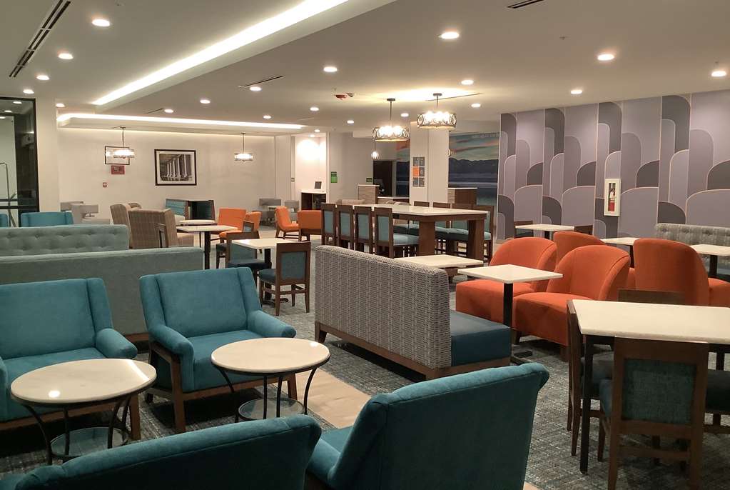 La Quinta Inn & Suites by Wyndham Littleton Red Rocks - photo 8