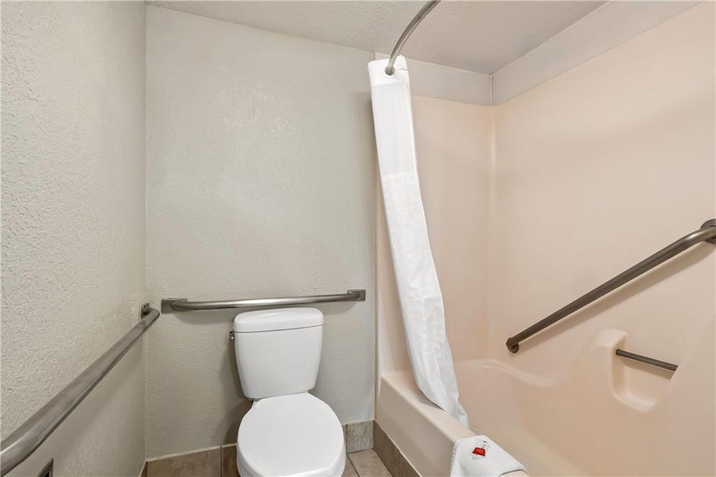 Days Inn by Wyndham Whitmore Lake Ann Arbor Brighton - photo 15