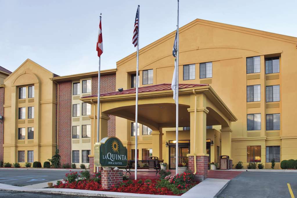 La Quinta Inn & Suites Summersville New River National Park - featured photo