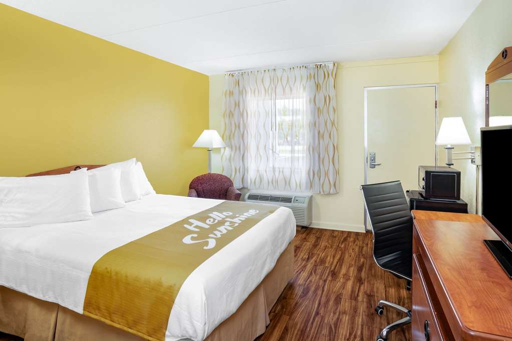 Days Inn by Wyndham Clarksville TN - photo 31