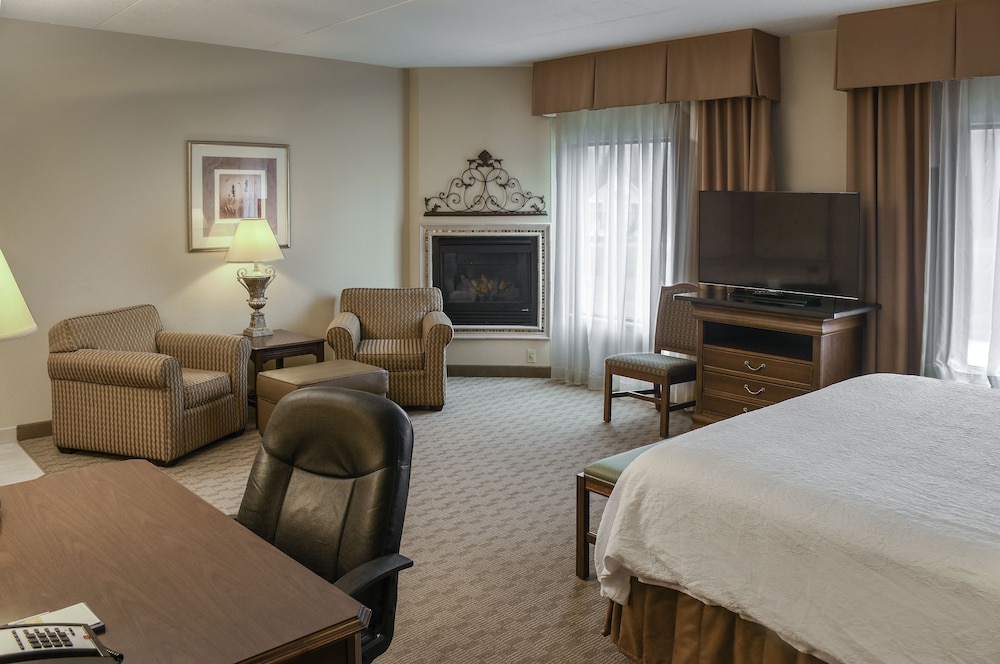 Hampton Inn & Suites Youngstown Canfield - photo 38