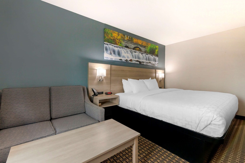 Red Roof Inn & Suites Tomah - photo 12