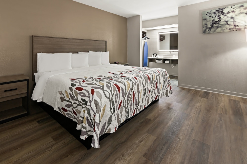 Red Roof Inn & Suites Monroe NC - photo 6
