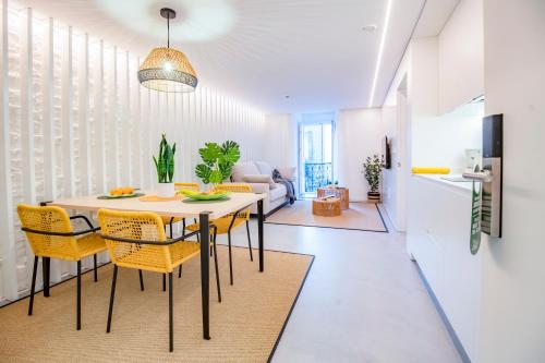Apartamentos Atia Catedral — 4-Star Luxury Hotel in Santiago De Compostela, Spain