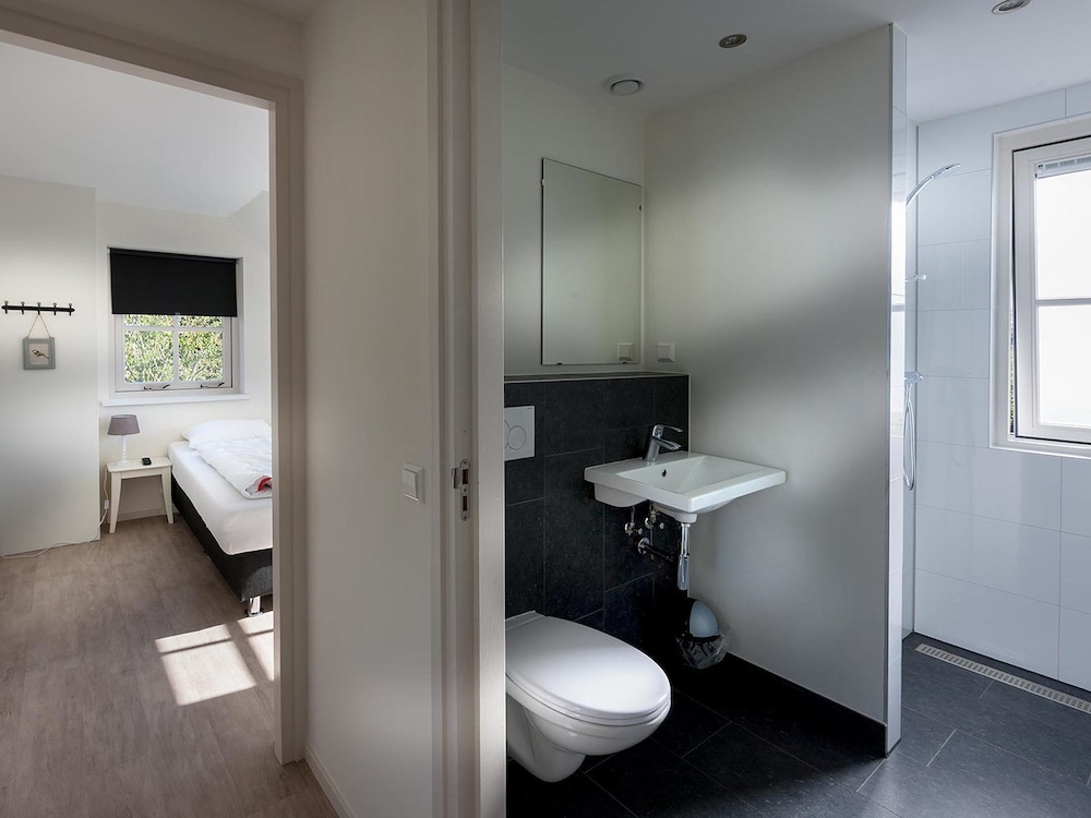 Bungalowpark de Goudenspar — 4-Star Luxury Hotel in Noordwijk-Binnen, Netherlands