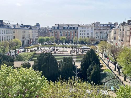 Forum Champagne Grand T2 Climatise Vue Cathedrale — Reims