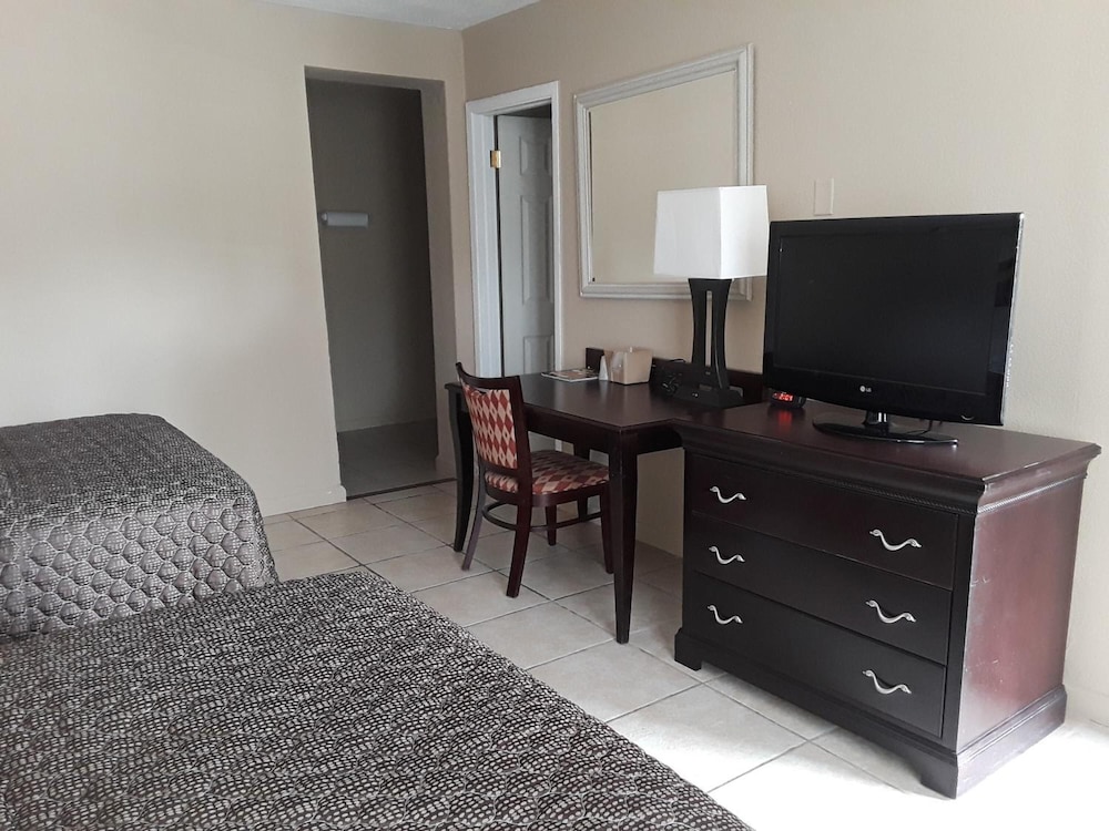 Budget Lodge of Mount Dora - photo 17