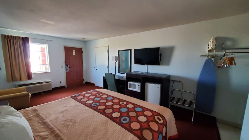 Super 8 by Wyndham Van Horn - photo 16