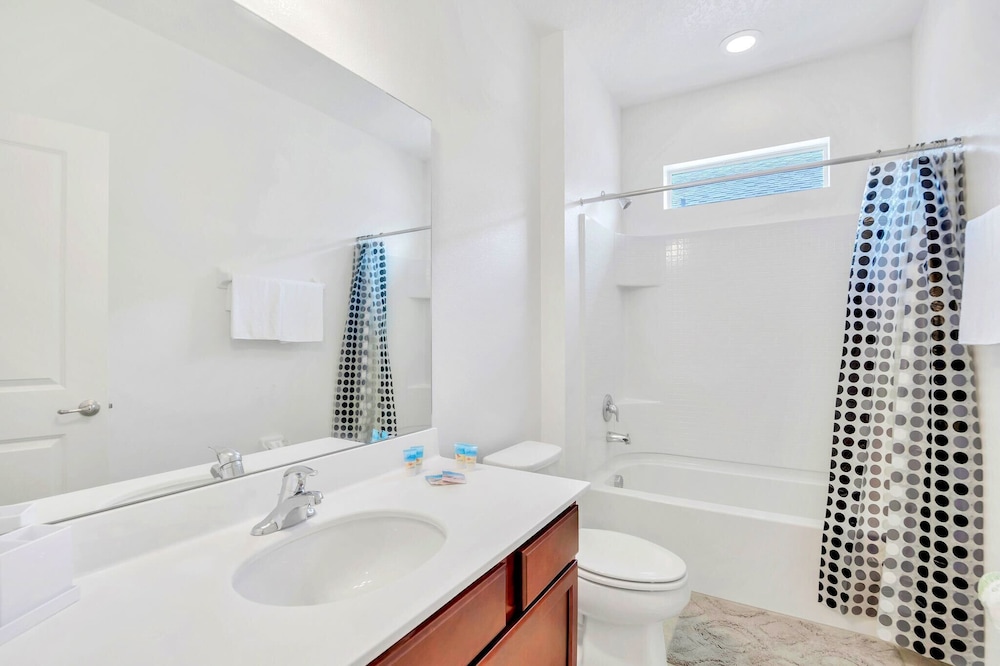 8BR Family Resort Home With Pool & Theatre - photo 24
