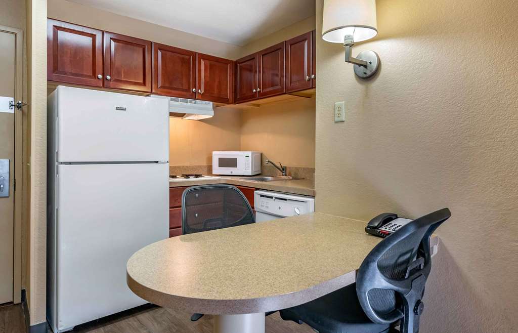 Extended Stay America Suites Raleigh RTP 4919 Miami Blvd - photo 33