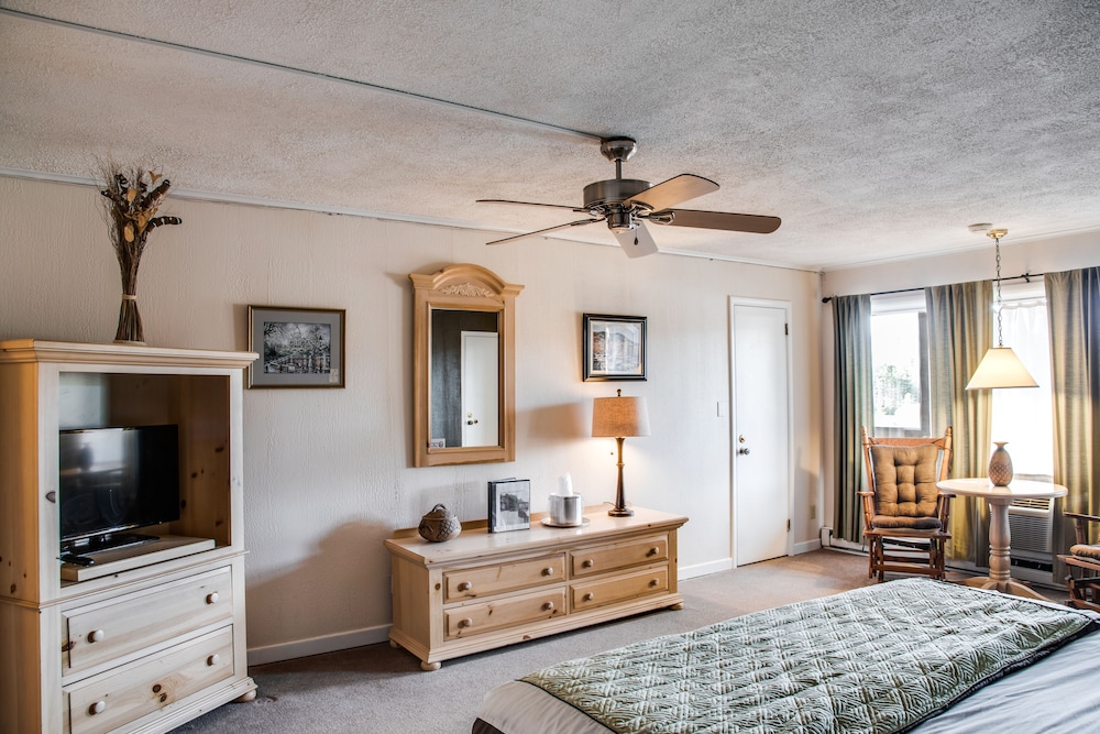Cliff Dwellers Inn - photo 20