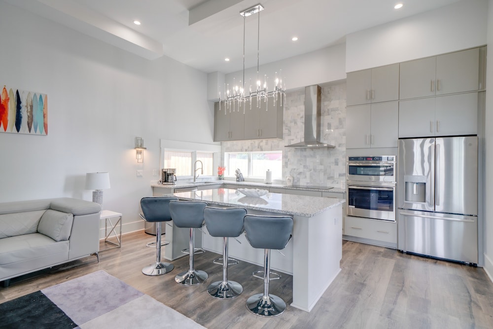 Luxury Unit on 12th South - photo 24